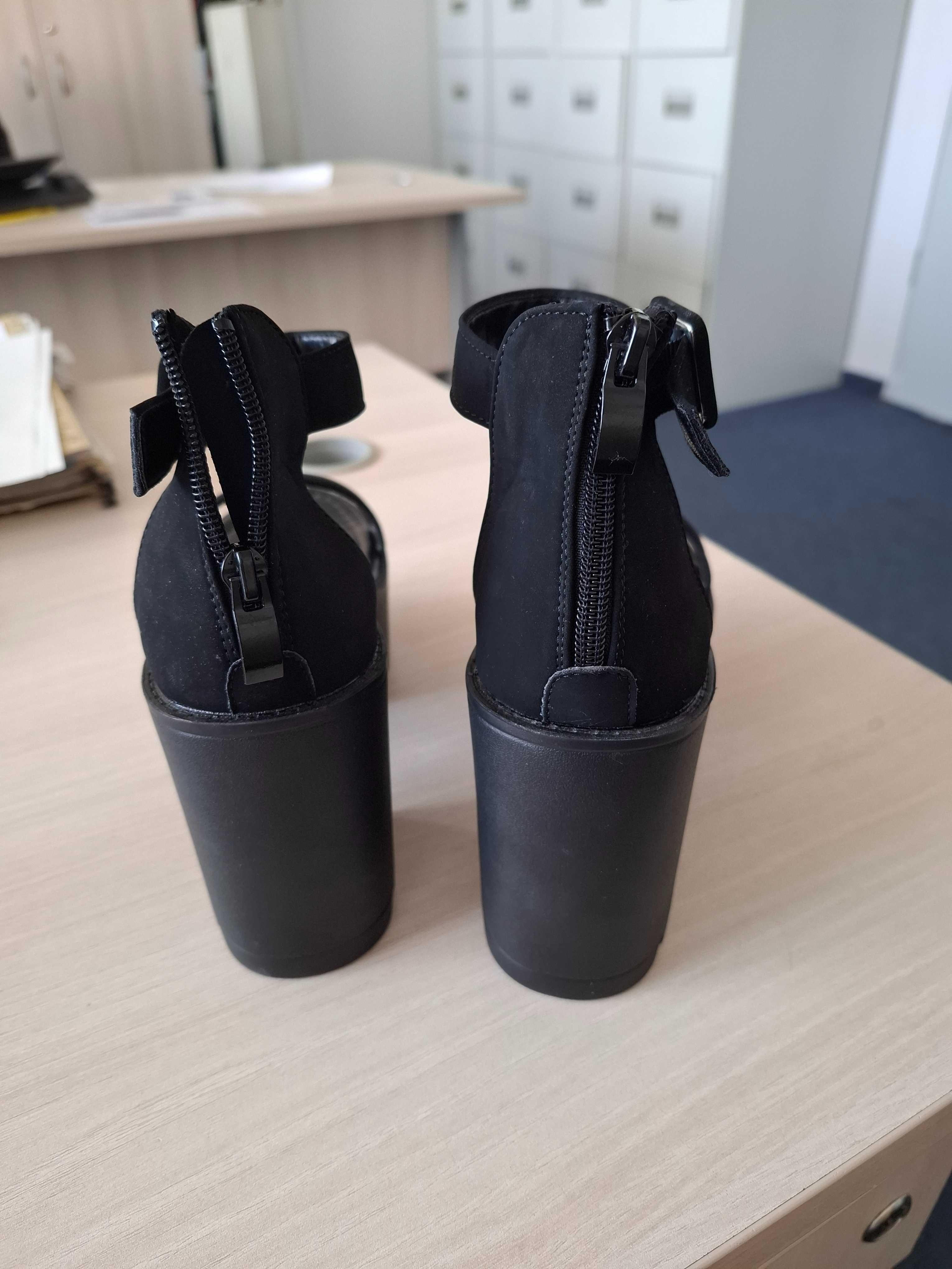 Сандали черни от Shein