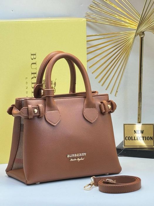 Geanta Burberry noua !!! Dimensiuni 26/18 !!!