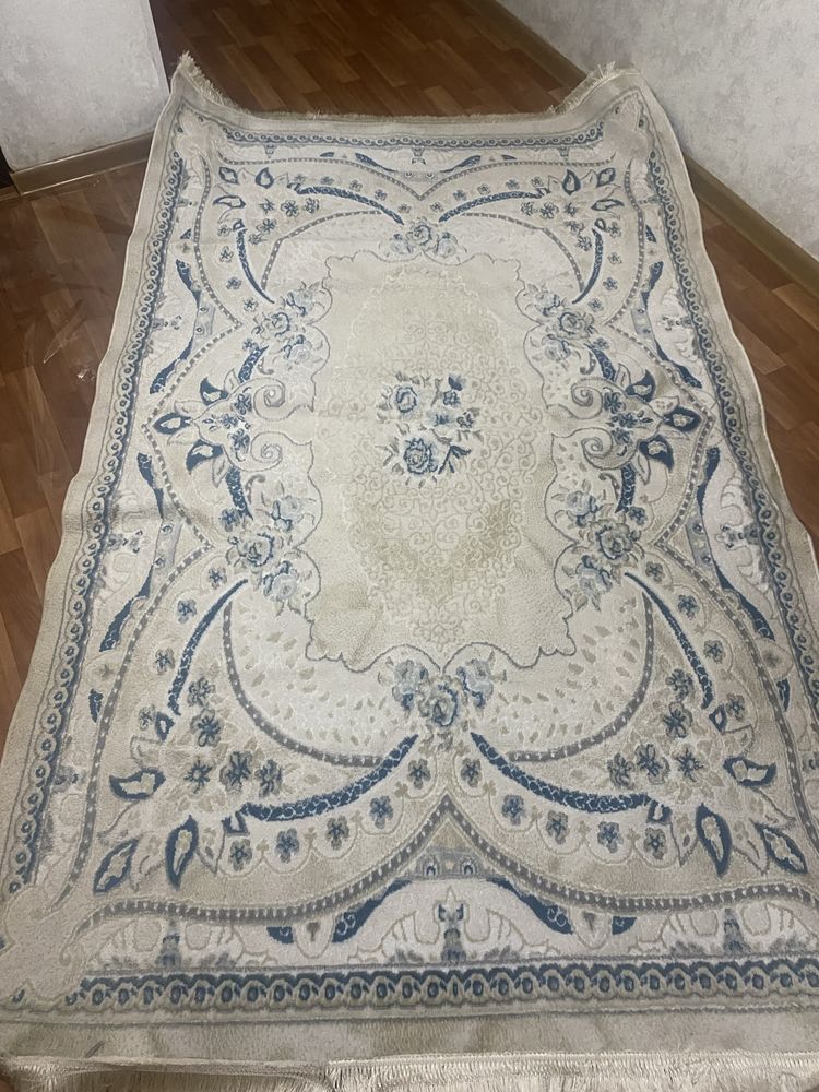 продается  ковёр