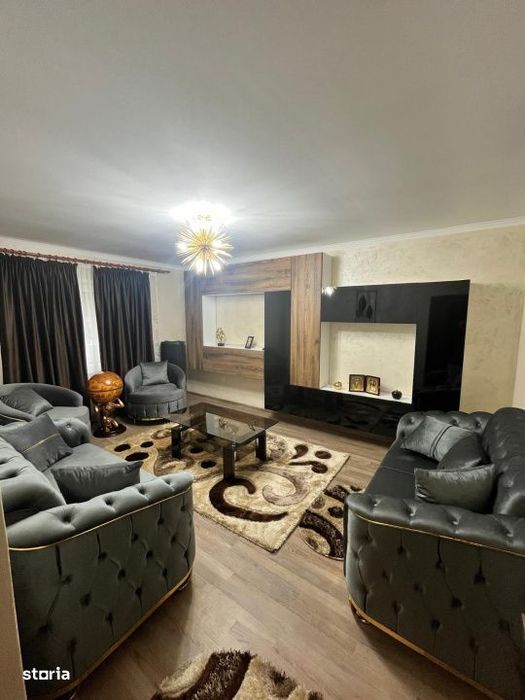 Apartament 3 camere modern, zona centrala, parter- Siret