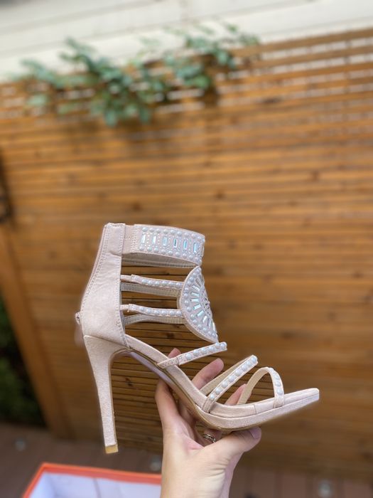 Sandale bej  noi nr 40 cu perle si pietre - livrare gratuita