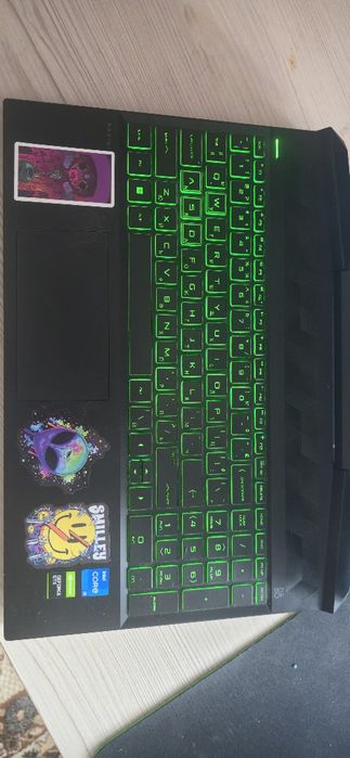 Продавам гейминг лаптоп HP Pavilion подходящ за гейминг и офис работа