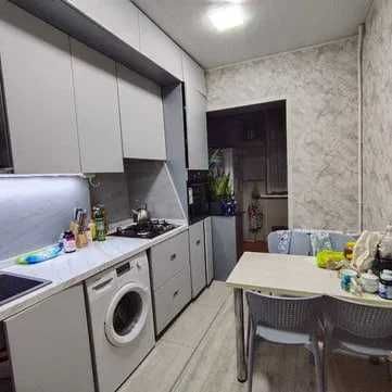 СРОЧНО !!! Продается квартира в Яшнабаде 2/3/4 ( 60 кв/м ) Тузел 1