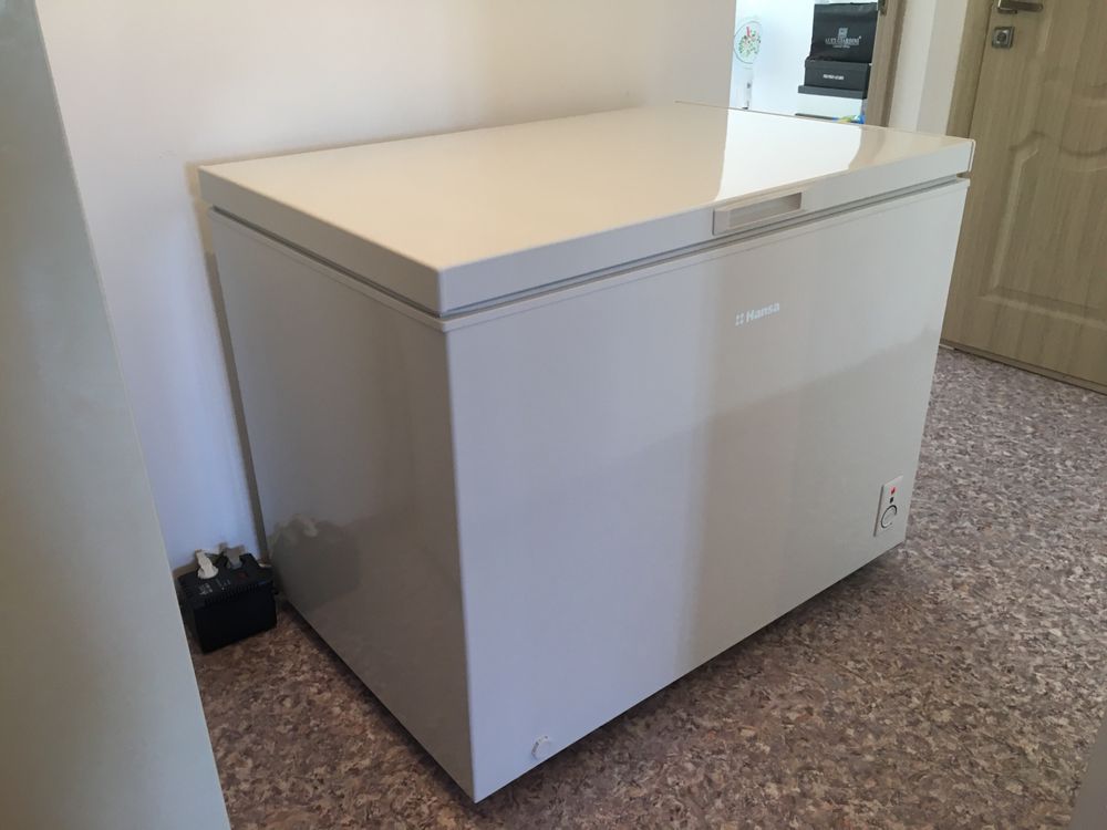 Продам морозильную камеру HANSA FS 300.3