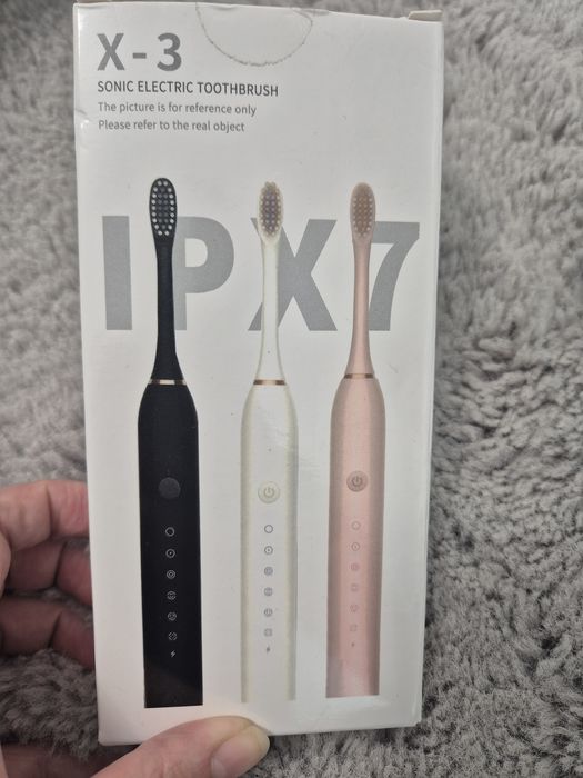 Periuta de dinți electrică roz cu 4 capete de schimbare