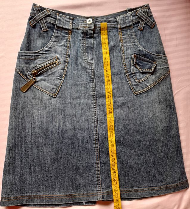 Fuste blugi si mini fusta-pantalon foarte chic si sexy