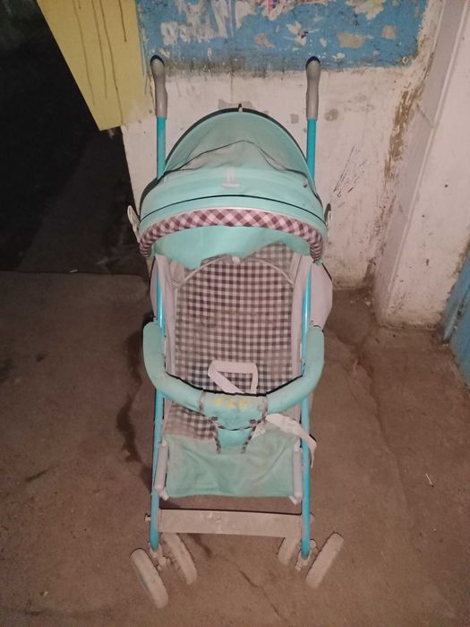 Продам детскую прогулочную коляску в хорошем состоянии