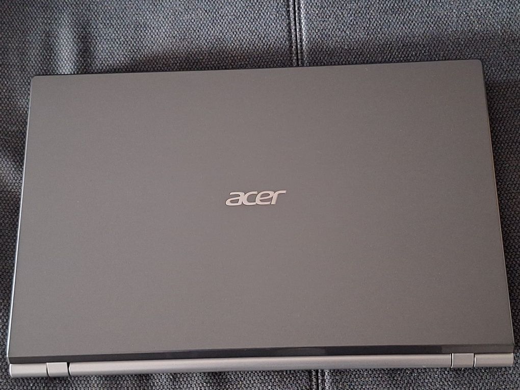 Лаптоп Acer Aspire V3-771G -- 17,3 инча