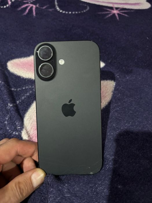 Iphone 16 cu 93% sanatate baterie