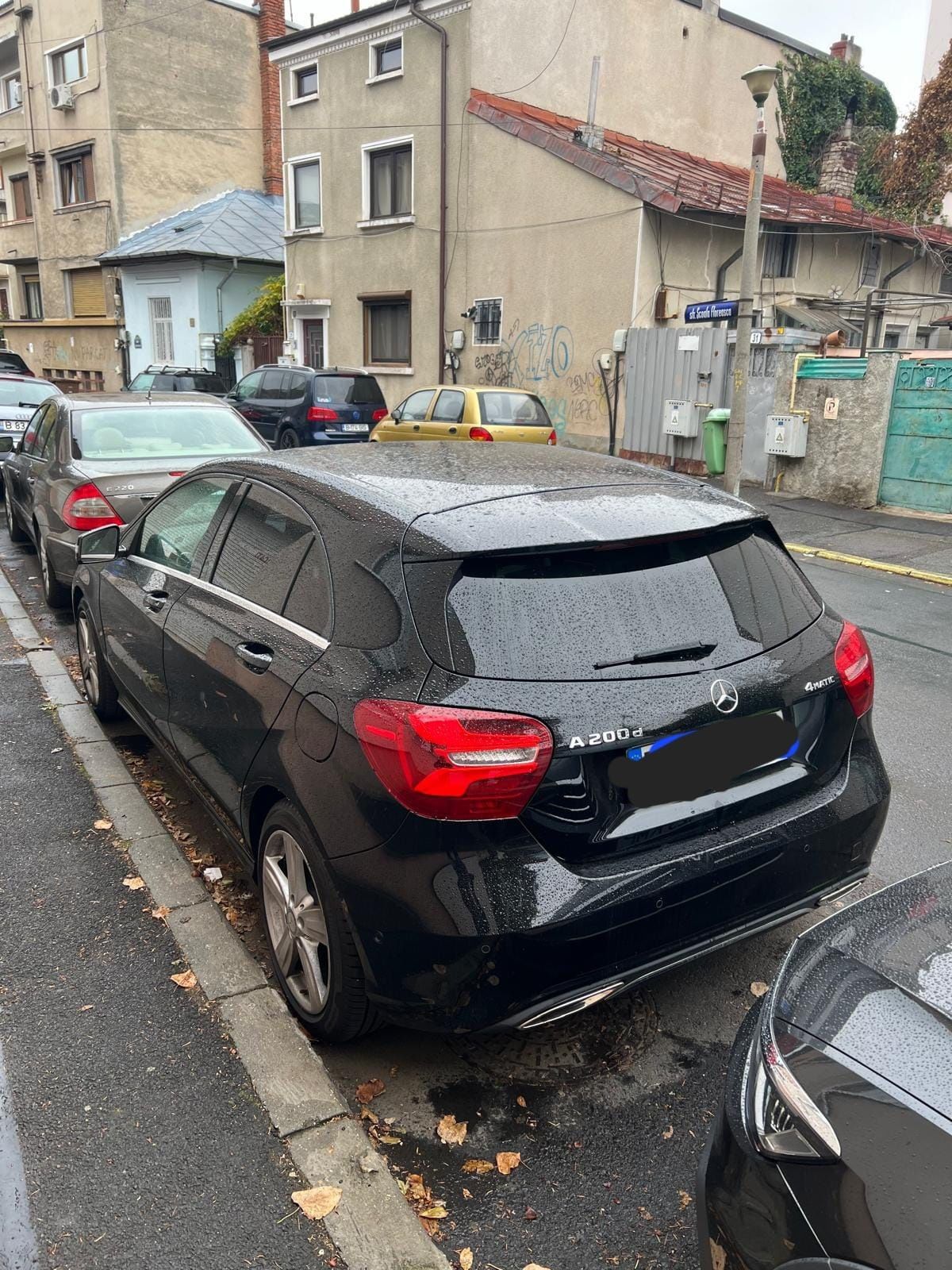 Vând Mercedes-Benz A 200, 4 matic, automat.