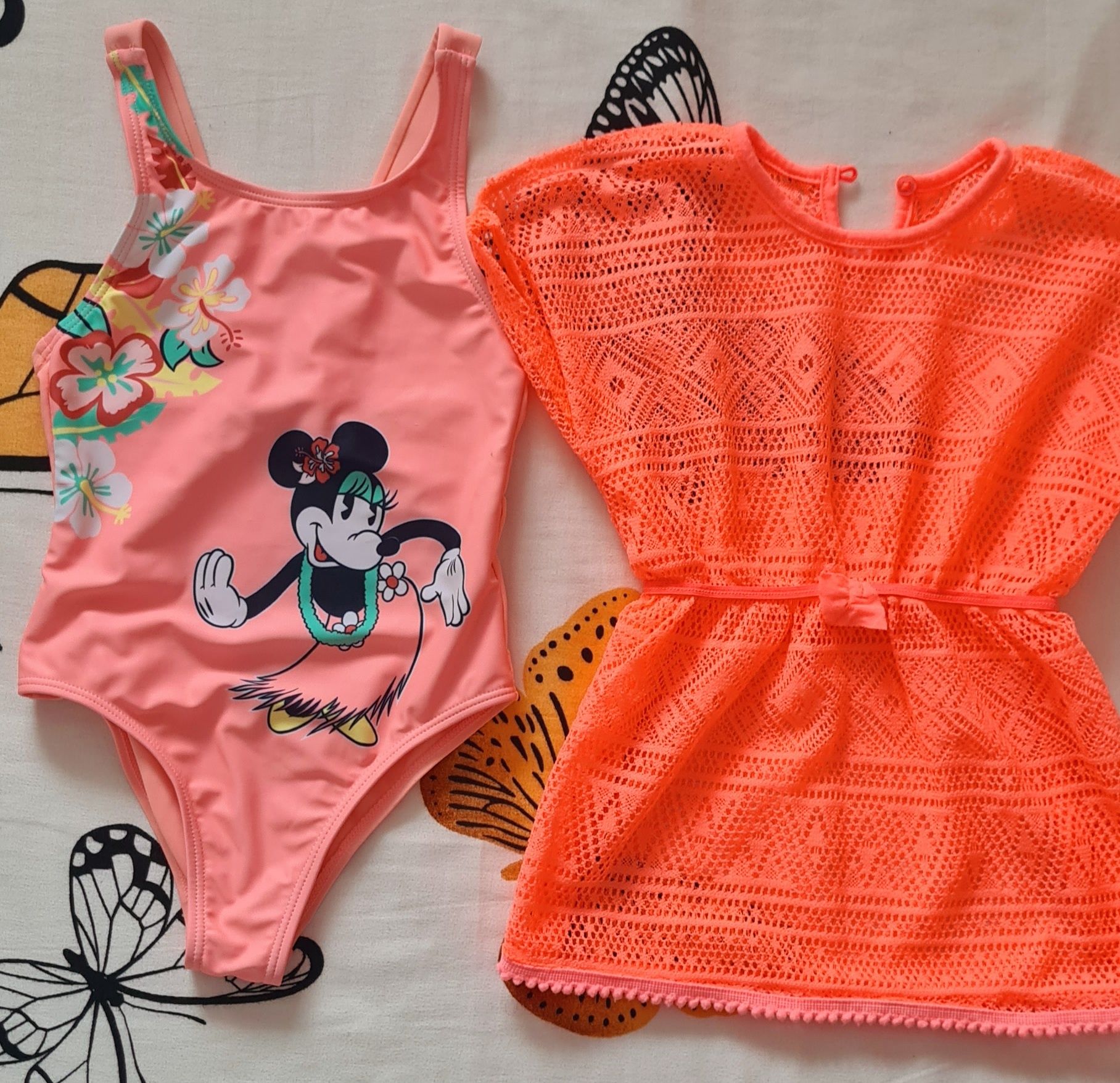 Set costum baie Minnie Mouse pentru 3 ani