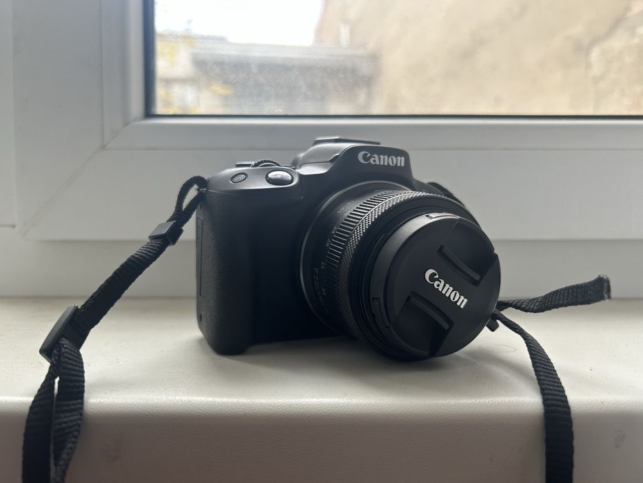 Canon EOS R50 Aparat Foto Mirrorless Kit cu obiectiv RF 18/45 mm