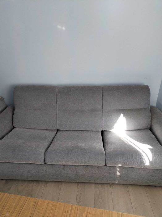 Диван, с два фотьойла и  две табуретки