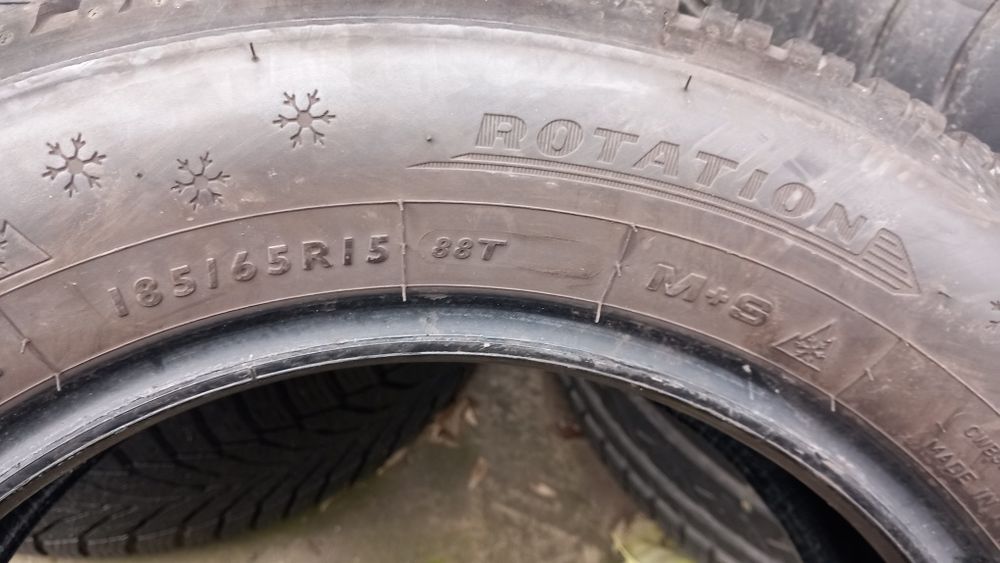 185/65r15 iarnă marca Dunlop an 2021 preț 160 lei bucata