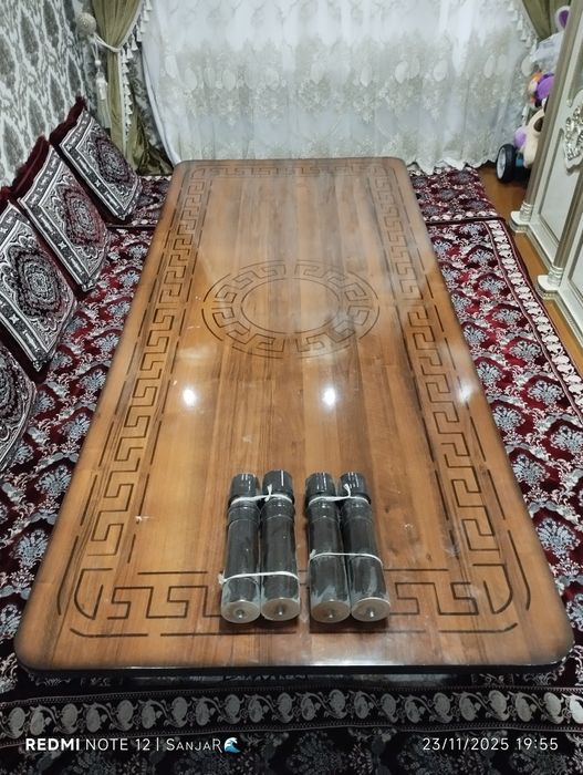 MEHMONxona uchun STOL