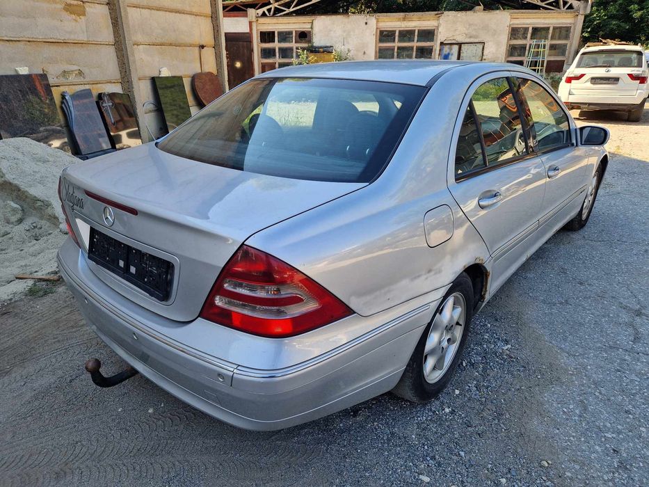 Mercedes W203 C200CDI 116кс 611 Elegance седан автоматик НА ЧАСТИ!