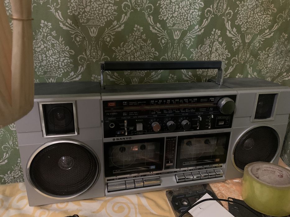 Продам магнитофон кассетный