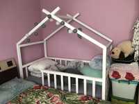 Детская кровать домик 160/80 с матрасом