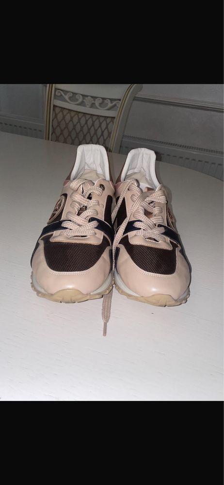 adiasi femei louis vuitton 38