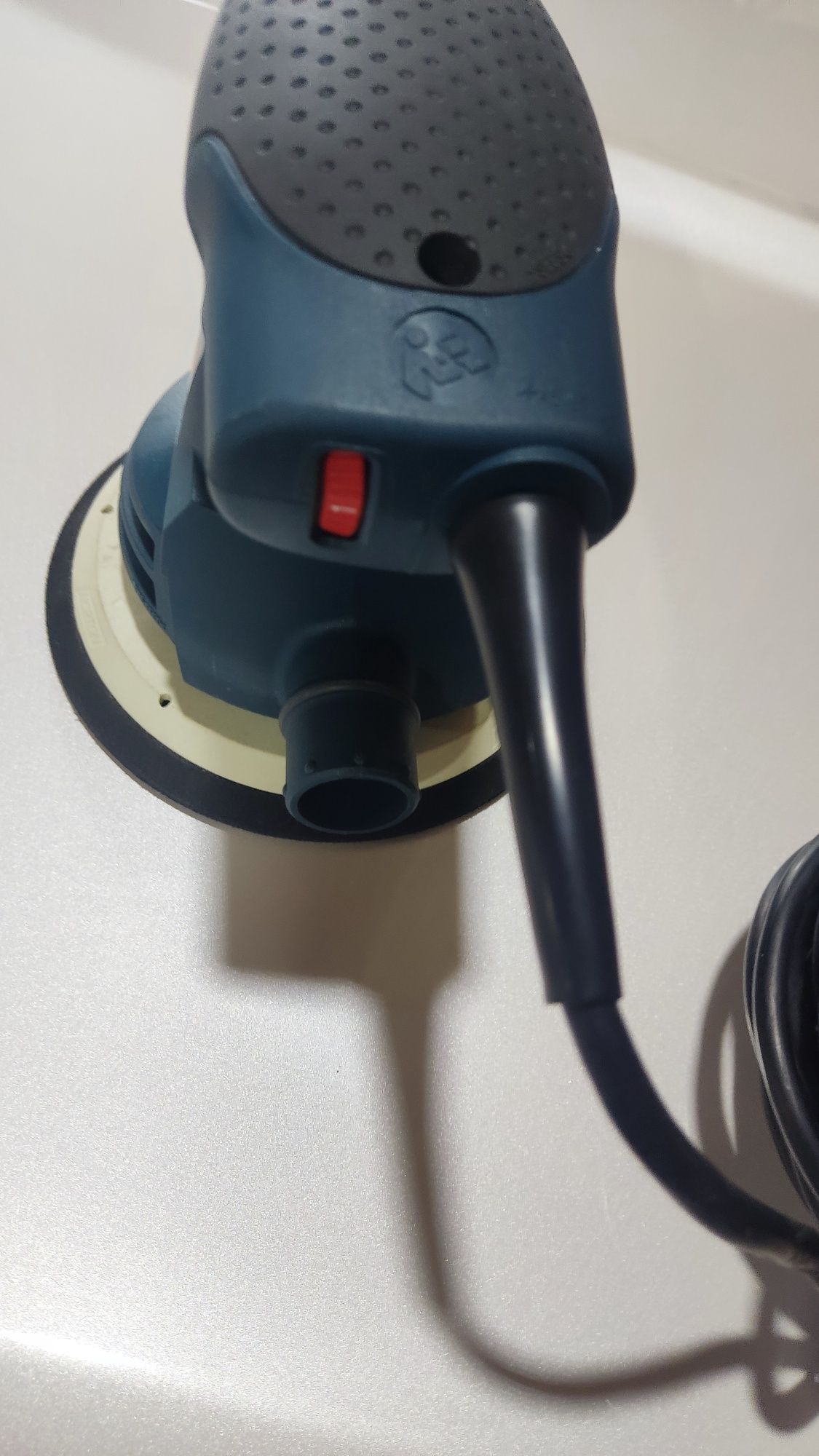 Продам шлифмашинку BOSCh GEX -1 AE