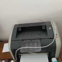 Stol komoyuter printeri bilan
