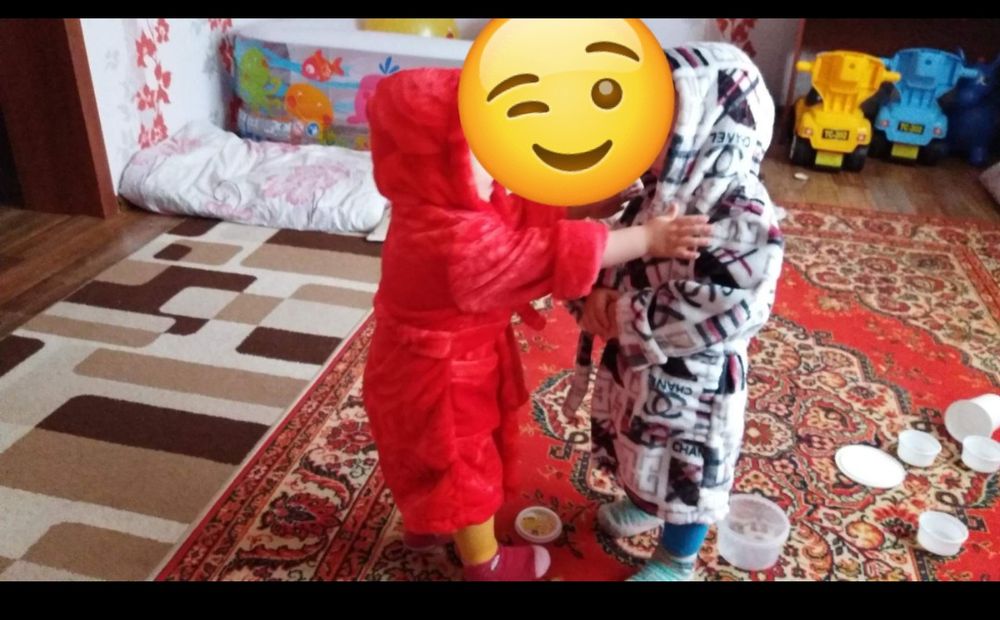 Халат детский, тёплый, пенка. Возраст 1-2года. Размер 28