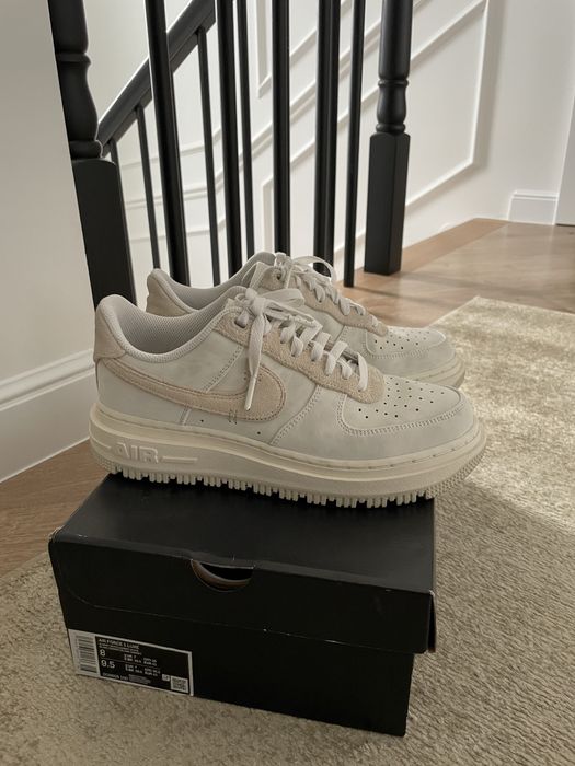 Nike Air Force 1 Luxe