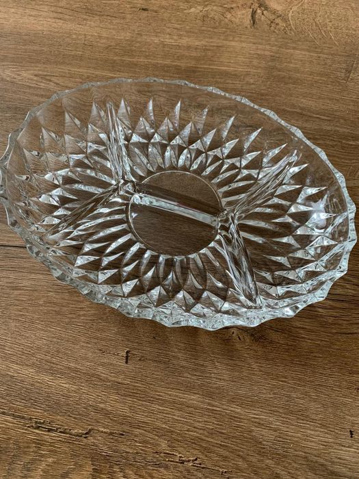 Farfurie compartimentata