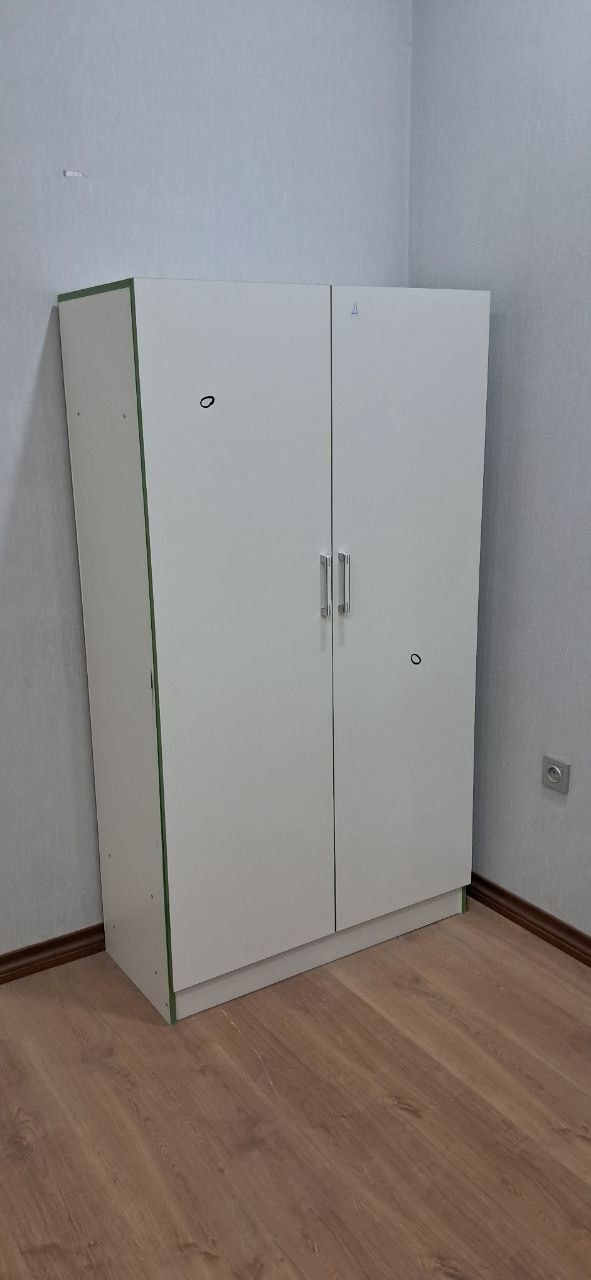 Apteka uchun mo'ljallangan mebel