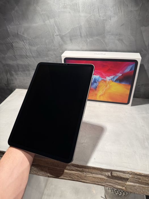 КАТО ЧИСТО НОВ Ipad Pro 11" 256 GB (2 gen)