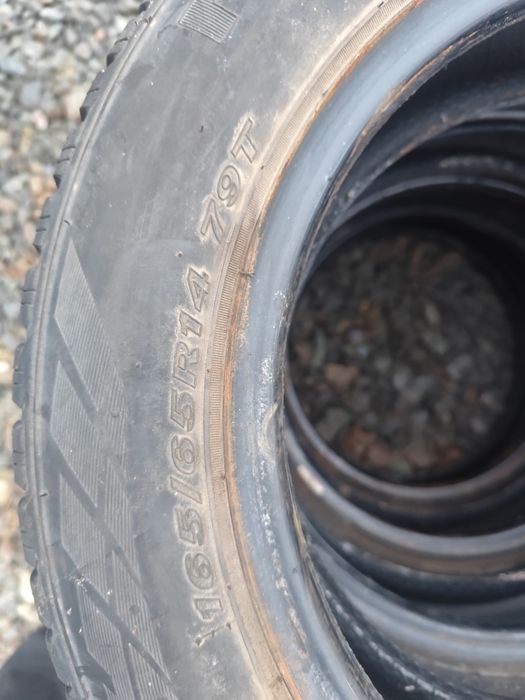 Set 4 anvelope  iarnă 165/65R14.