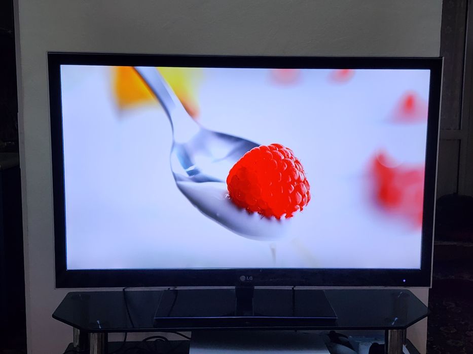 LG tv televizor 47