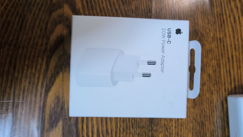 Оригинальный адаптер Apple 20W USB-C (MHJE3ZM/A) — новый, запечатанный