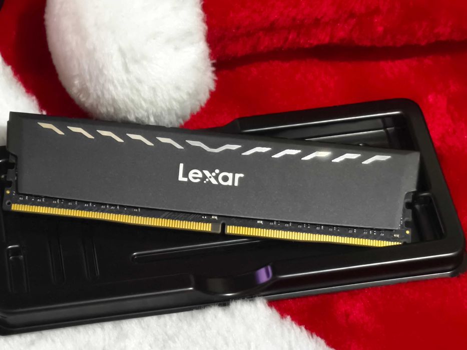 оперативная память Lexar DDR4 LD4BU016G-R3200GDXG 16 Гб