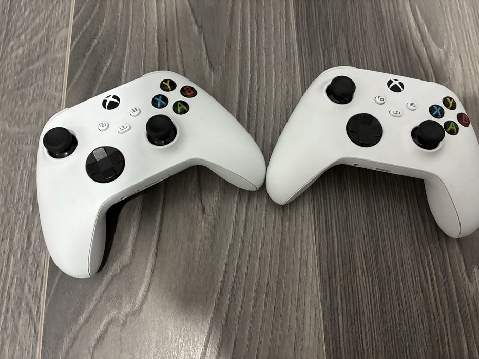 Xbox series S 2 controllere