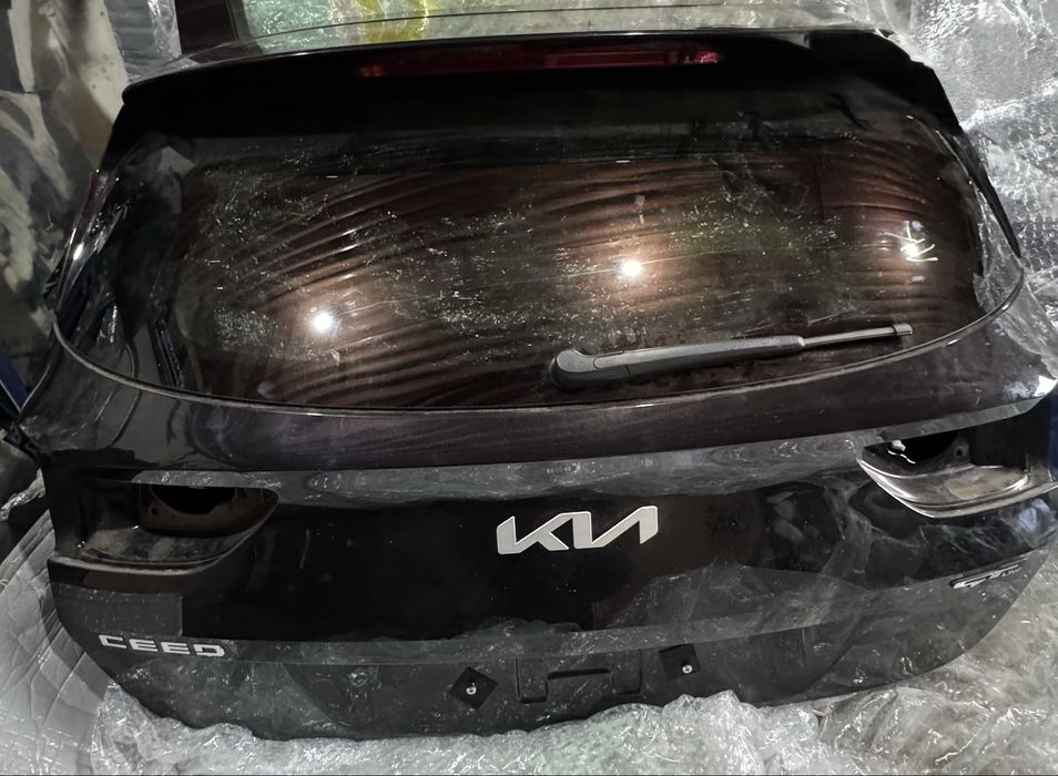 Крышка багажника всборе kia ceed 2021год по 2024 год (универсал )