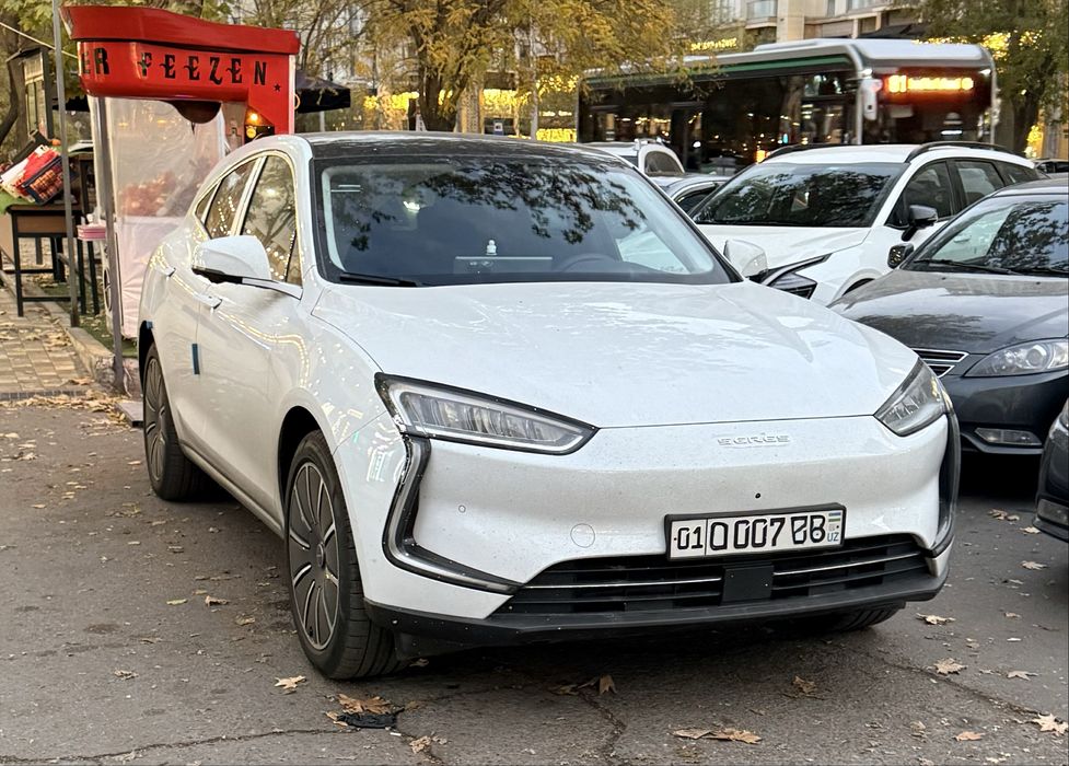 Huawei Seres SF5 AWD dual motor