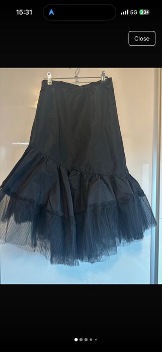 Fusta asimetrica H&M colectia Sandra Mansour