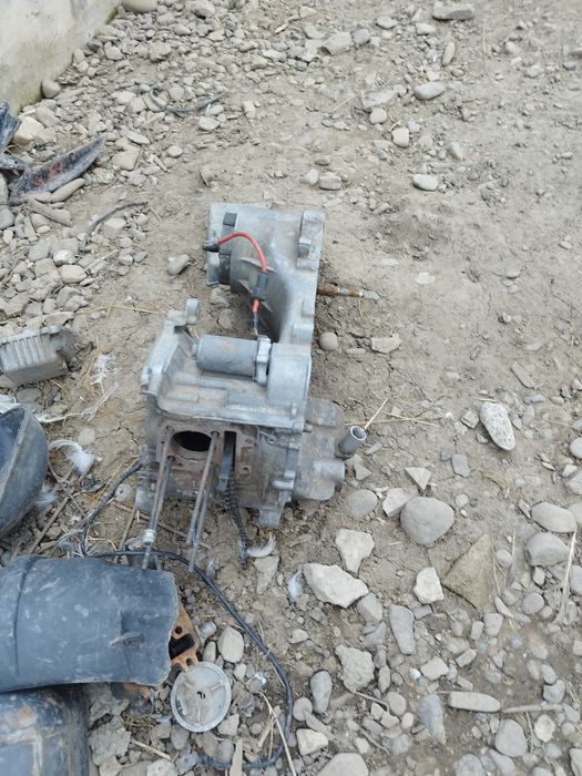 Vând piese Piaggio free/Fly/zip/liberty 50 4t /2t. Piese cross atv 125