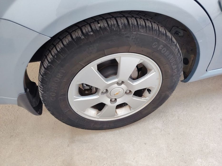 Автомобмиль гентра