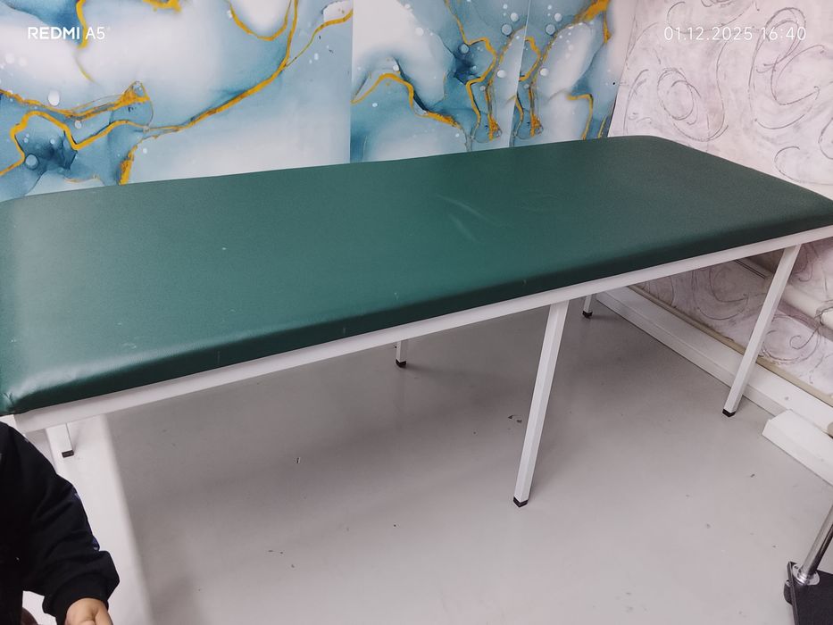 Маникюрный стол, парикмахерское кресло