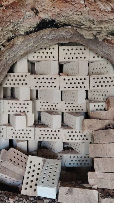 Har xil turdagi yangi gishtlar dastafka qilib berqmz.