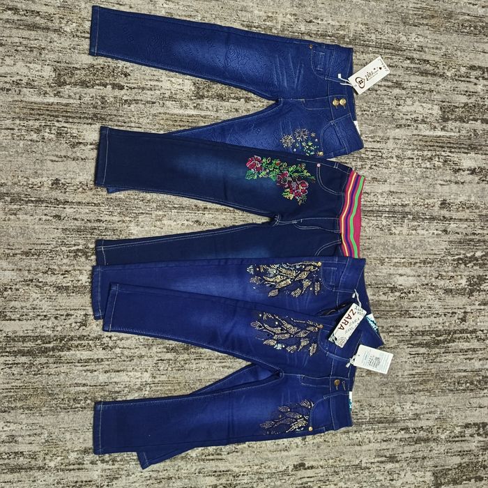 Джинсы на девочку 4-5 лет новые