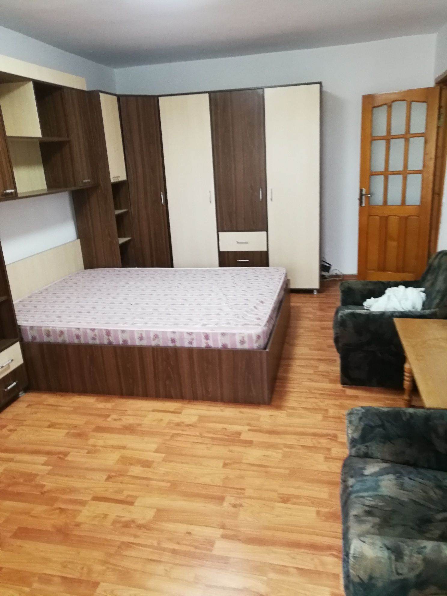 Vând apartament 2 camere mobilat și utilat