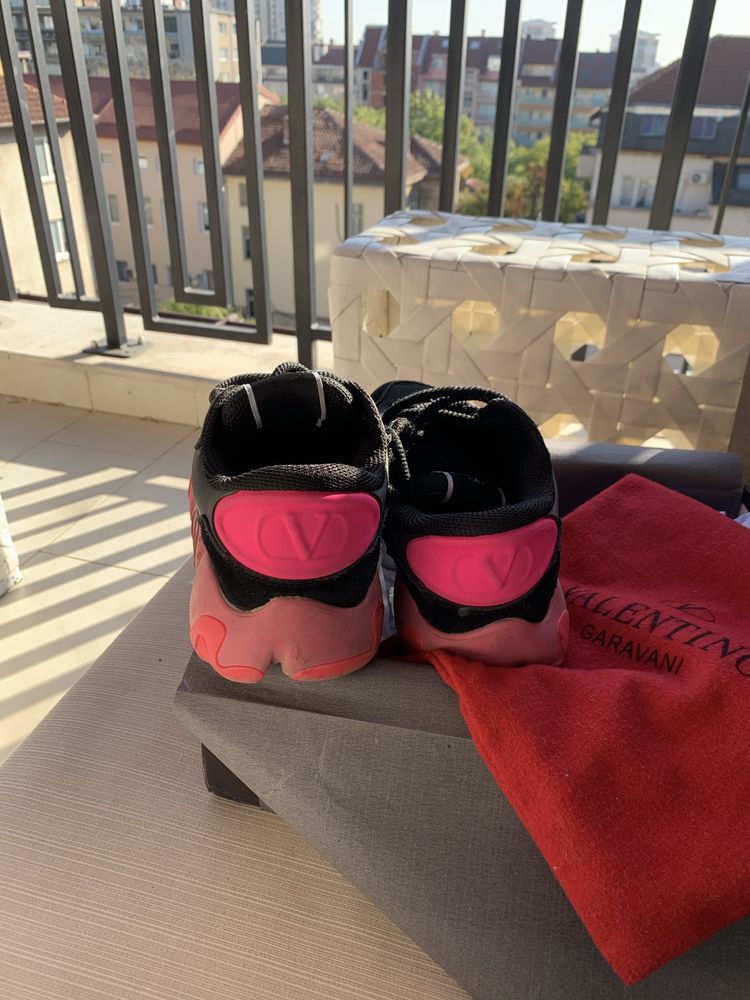 Маратонки Valentino