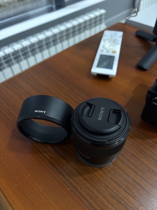 продам объектив sony 50mm 1.8
