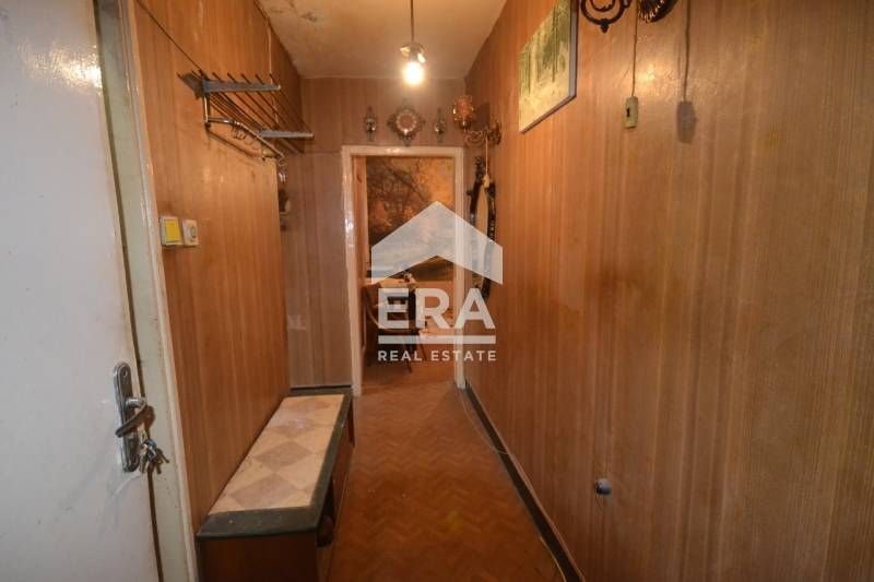 Продава се Двустаен апартамент в Хасково, Орфей - 64 кв.м за 997 €/кв.м - Снимка #1