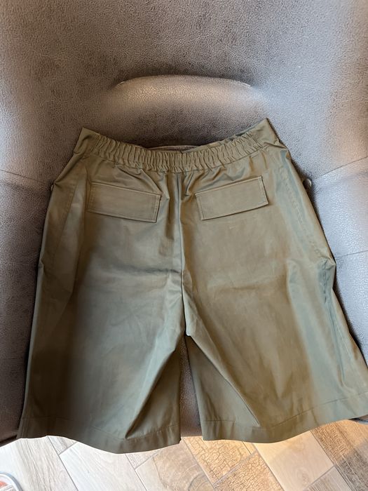 !!! Чисто нови къси панталони VALENTINO !!!