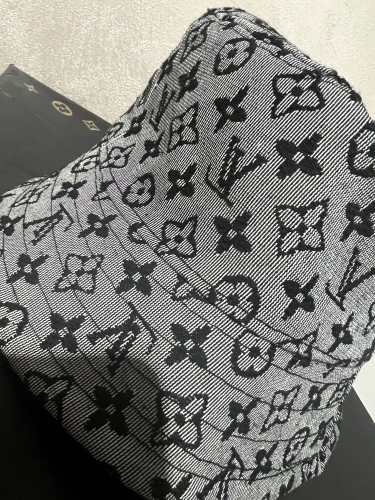 Vuitton идиотка