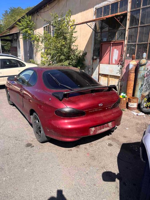 Хюндай Купе 1.6 И бензин 1997 година за части